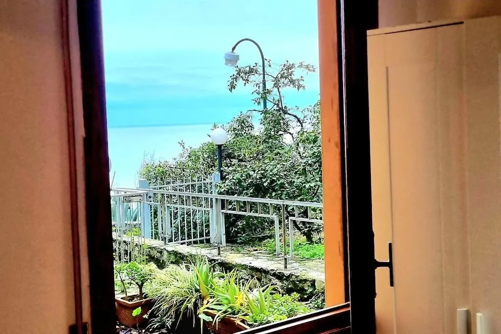 Casa Con Giardino: Varazze 0*,  Italy