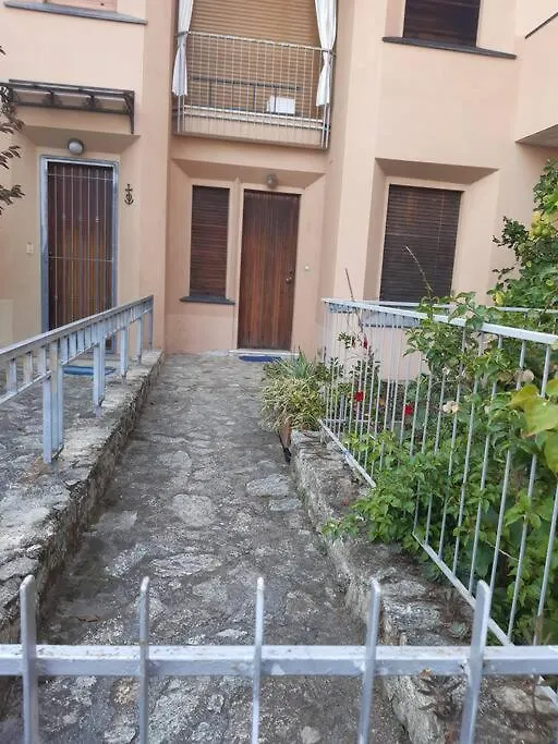 Casa Con Giardino: Varazze Hébergement de vacances